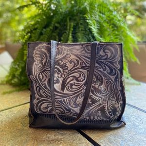 Patricia Nash Black Purse Large (look at all pics before purchase plz)